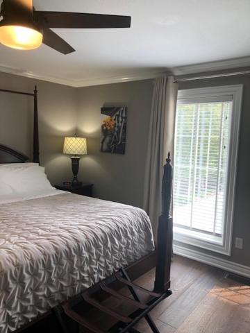 Casa Blanca Boutique Bed & Breakfast Ниагара-он-те-Лейк Экстерьер фото